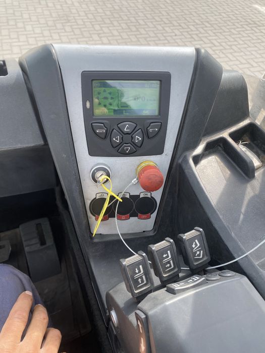 De vanzare sau da inchiriat stivuitor electric