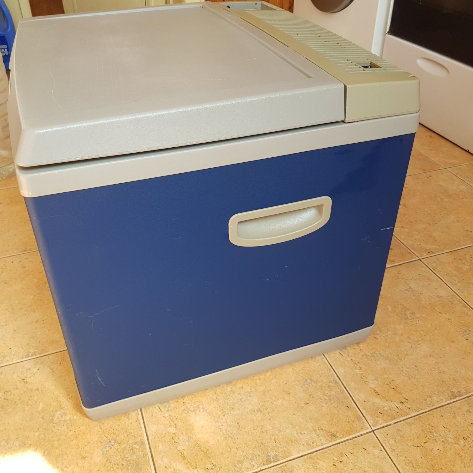 Dometic Mobicool B40 фризер 12V и 220v