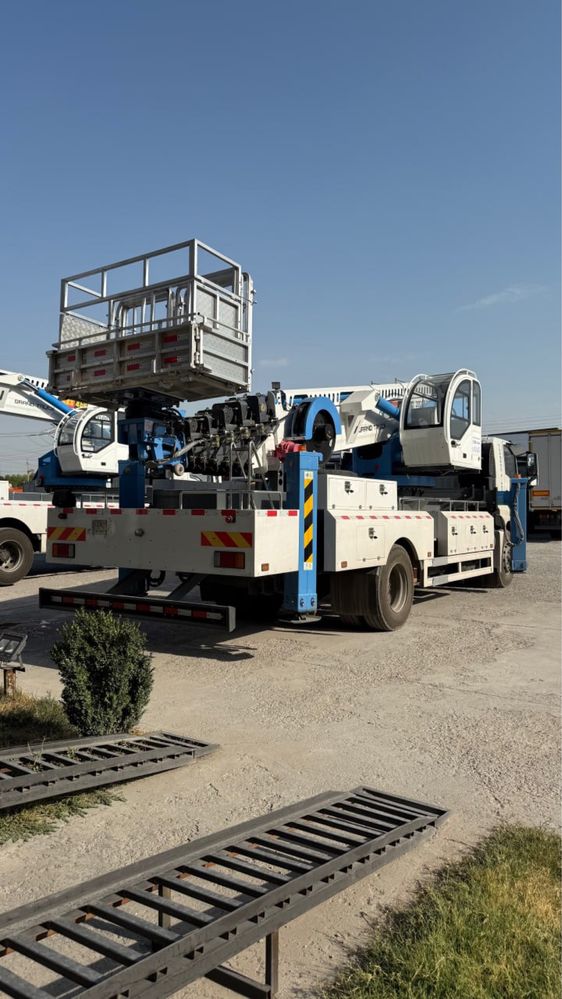 Avtovishka 45 metr Isuzu, Howo