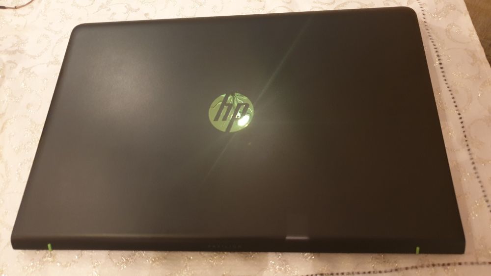 HP геймърски лаптоп model:15cb013ng Топ състояние-1200лв