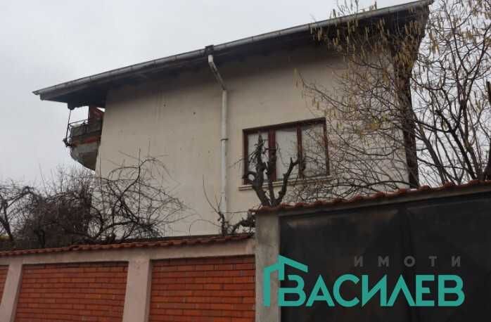 Продава се Къща в София, Център - 300 кв.м за 1217 €/кв.м - Снимка #1