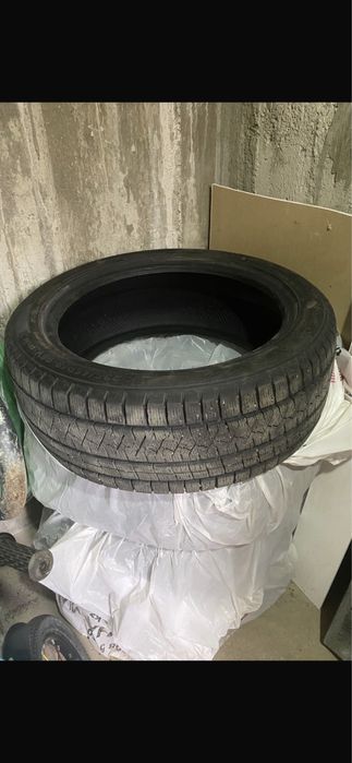 Зимние шины 235/45/R18 Triangle