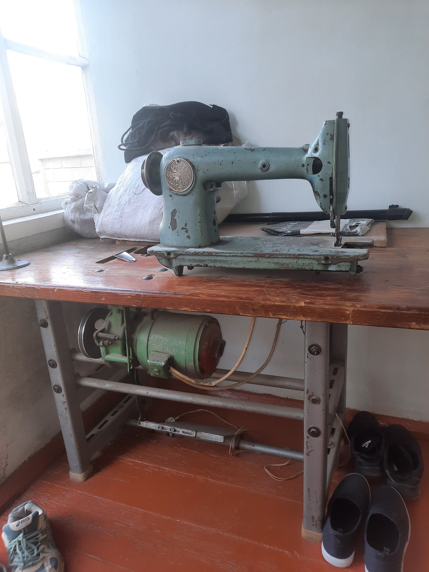 Швейная машинка для тяжёлых тканей для чехлов