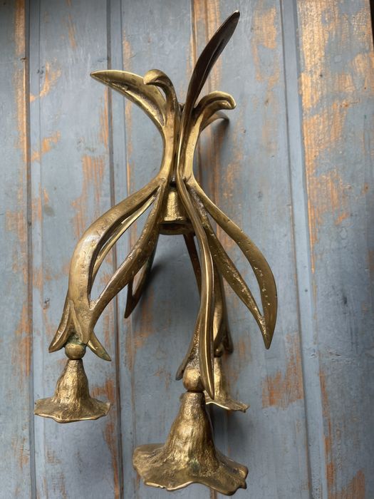 Sfesnic Art Nouveau alama