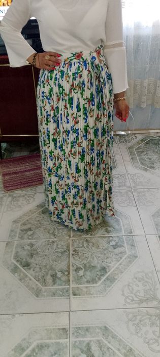 Fuste plisate țiganesti și conpleuri