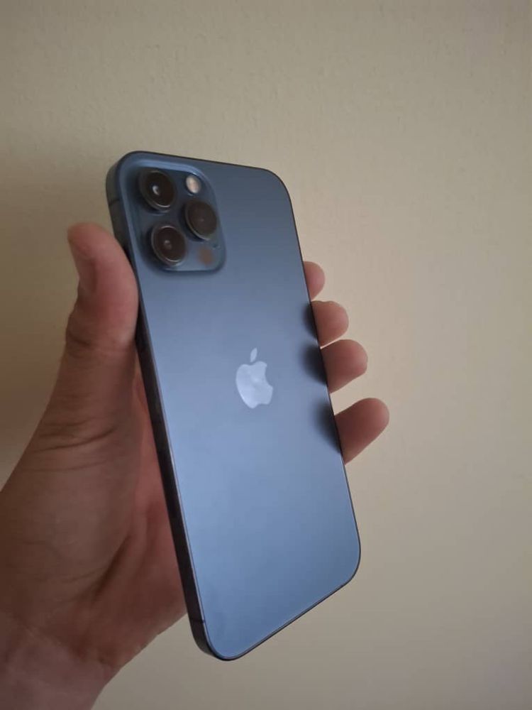 Srochna sotiladi 12 pro max 256