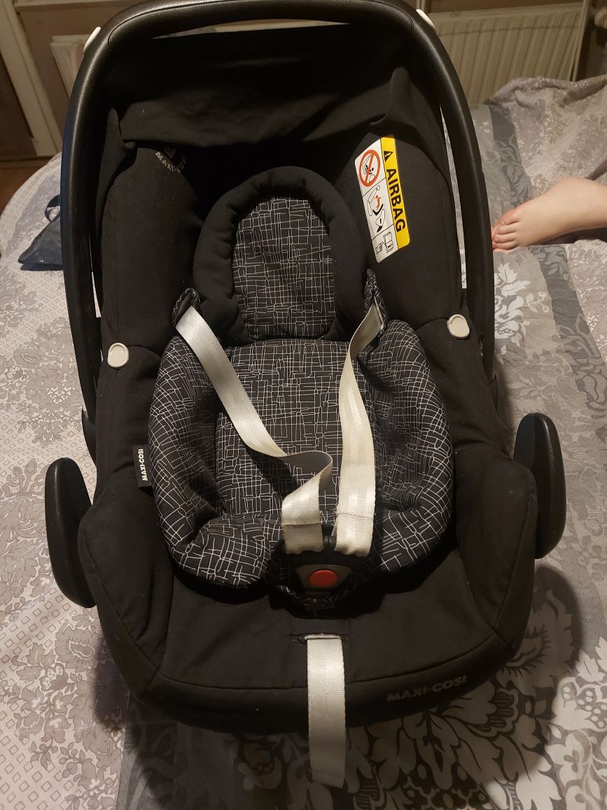 2 кошници за кола Maxi Cosi 0-13кг