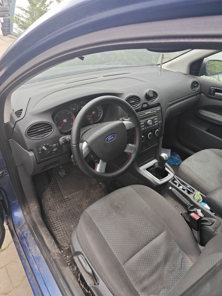 Dezmembrez sau vând Ford focus 1.6 tdci