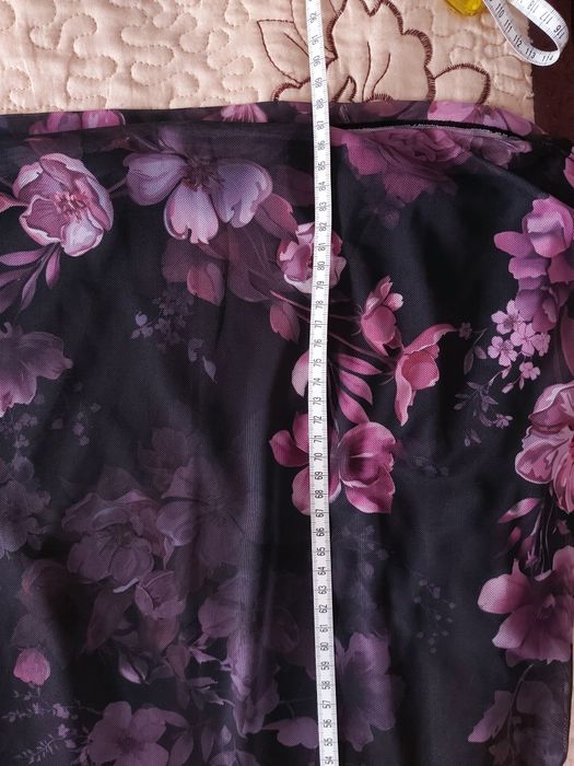 Rochie Mohito in A, pe negru cu model floral (M)