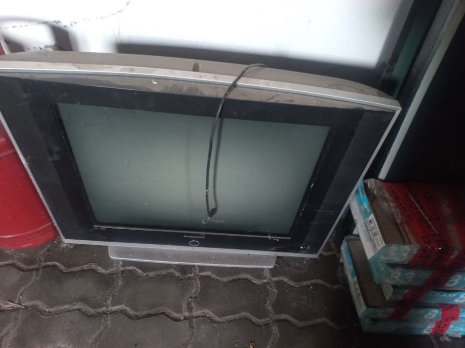 Продам телевизор не рабочий.