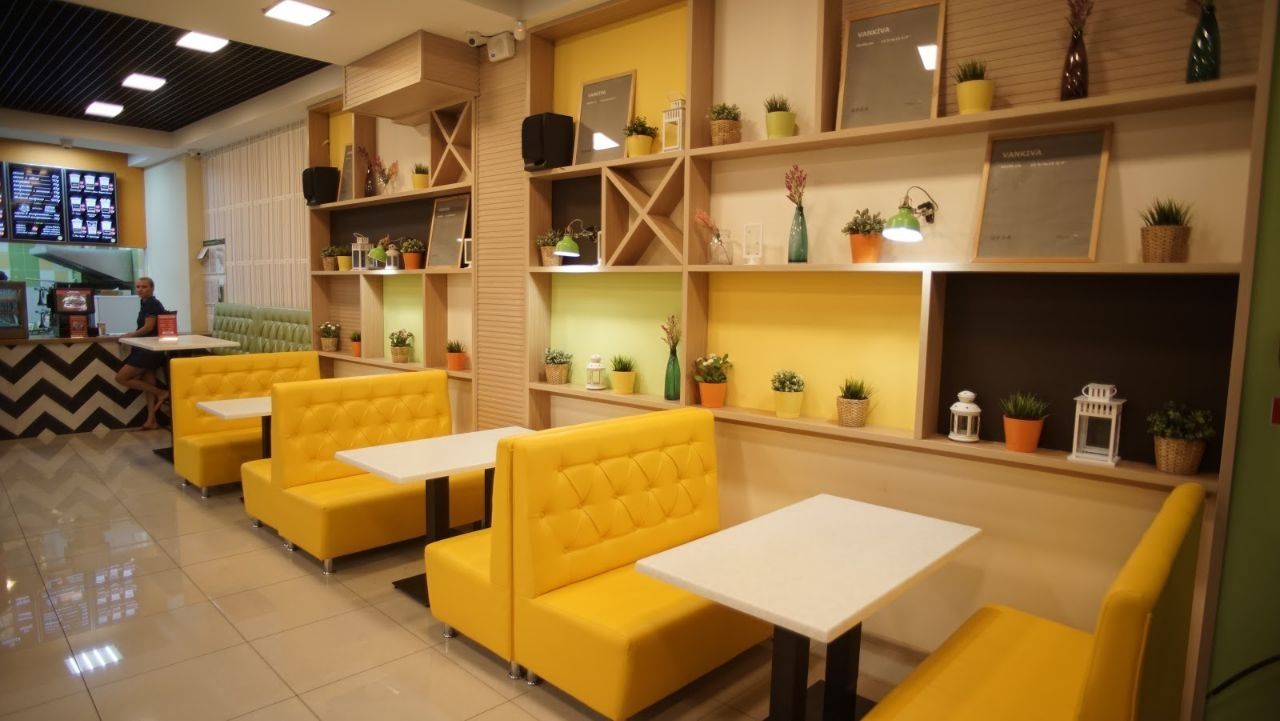 Kafe divan pleysteyshin