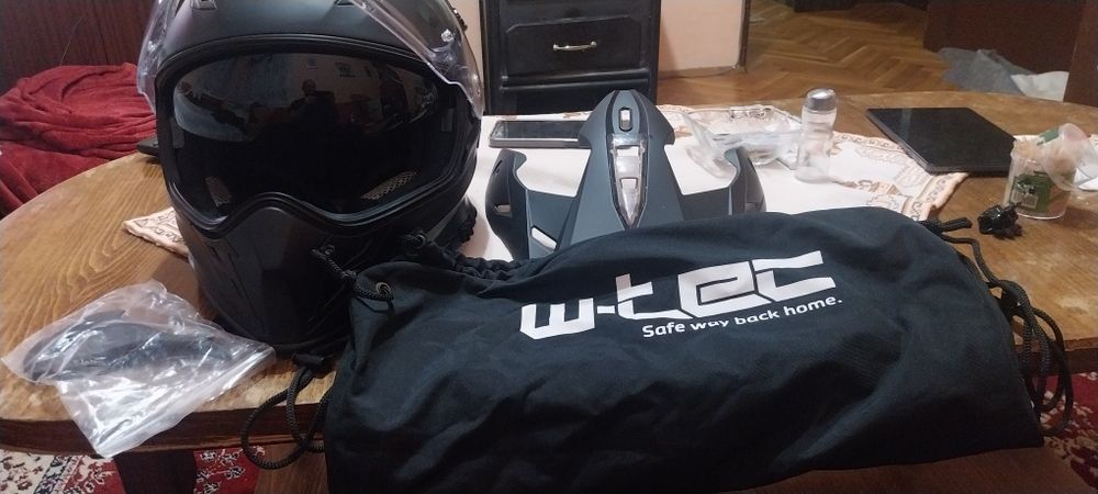 Каска за мотор W-TEC V331