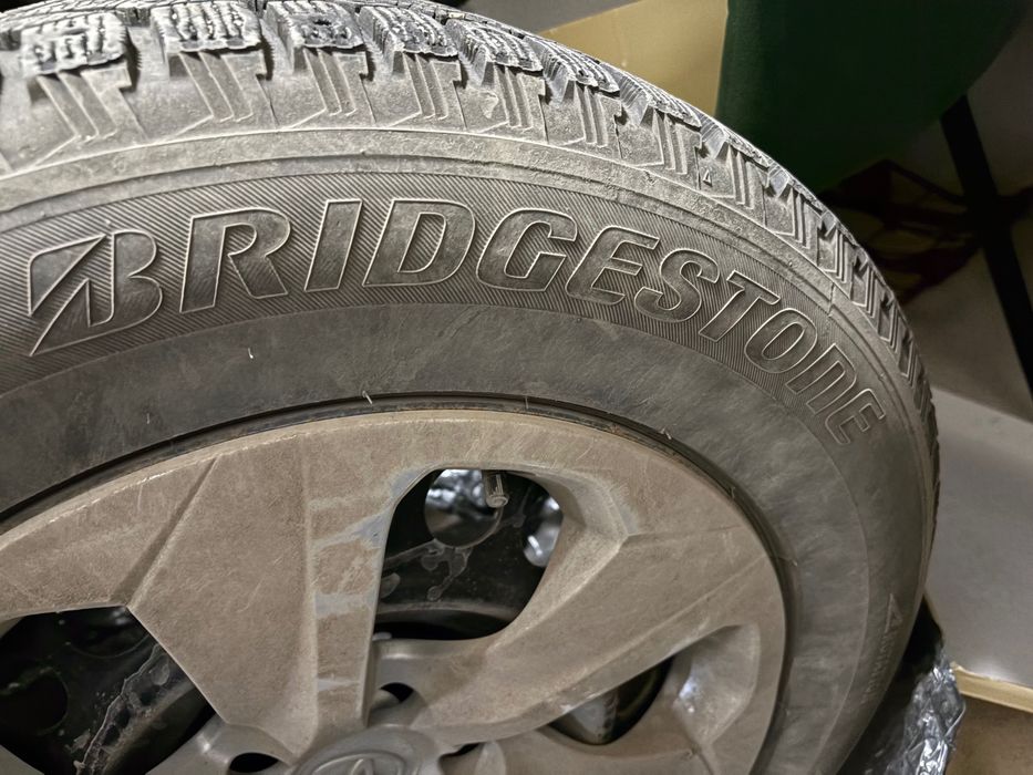Зимние шины Bridgestone