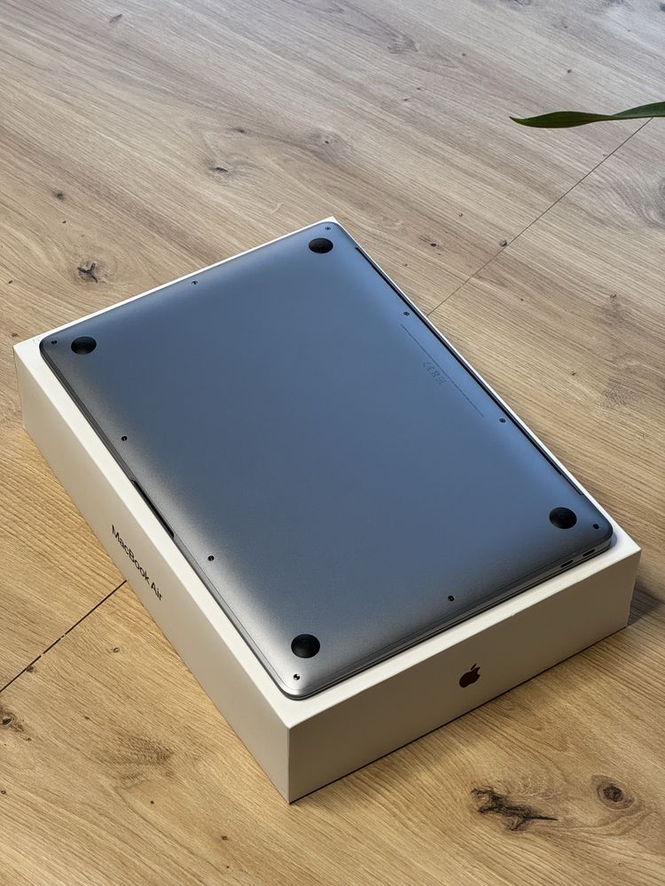 Macbook Air M1 - 16 GB - перфектен