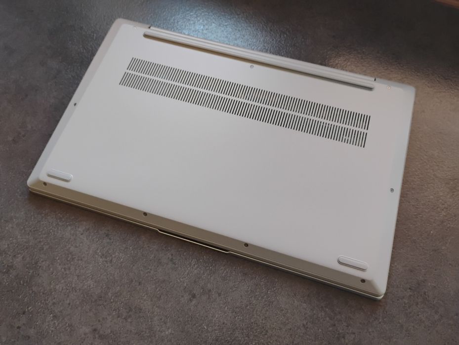 Laptop Lenovo - Ryzen 7 - 4000serie - vega 6 - 16GB