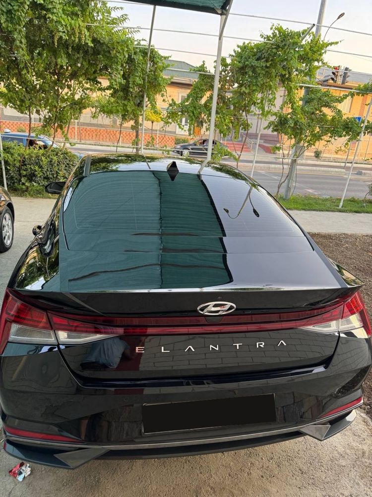 Hyundai Elantra 2021-yili