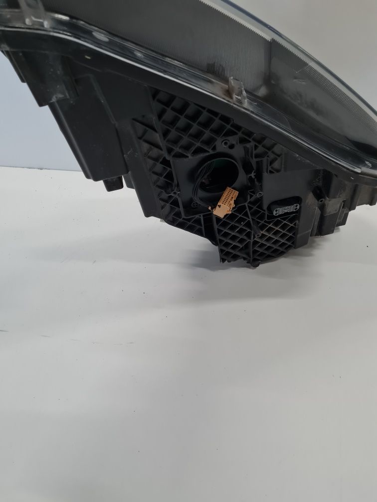 Far stânga bi-xenon adaptiv Europa Skoda superb 3 /cod- 3V1 941 015 B