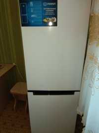 Холодильник Indesit б/у