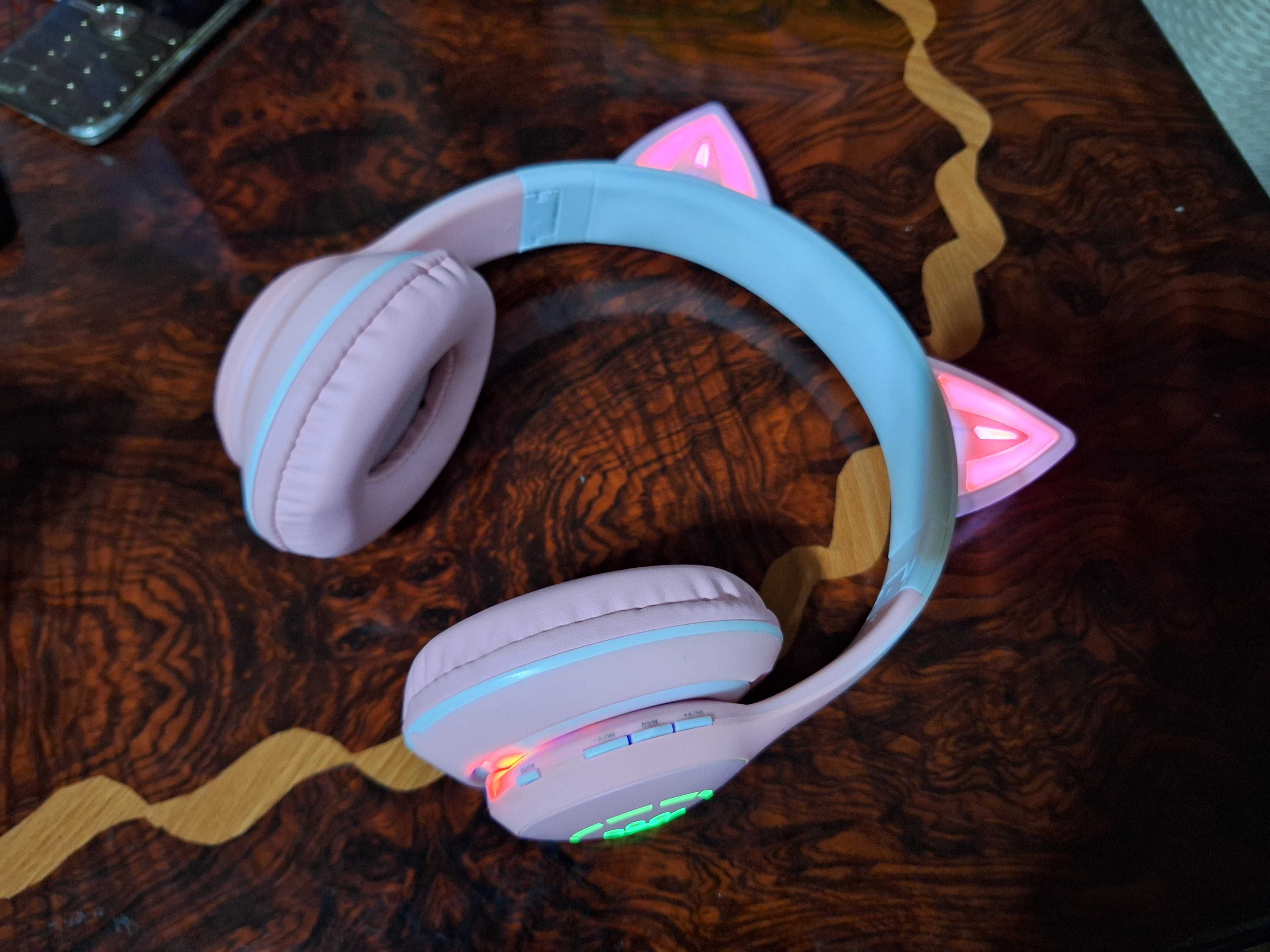 Наушник наушники блутуз с ушками с подсветкой RGB bluetooth новыe