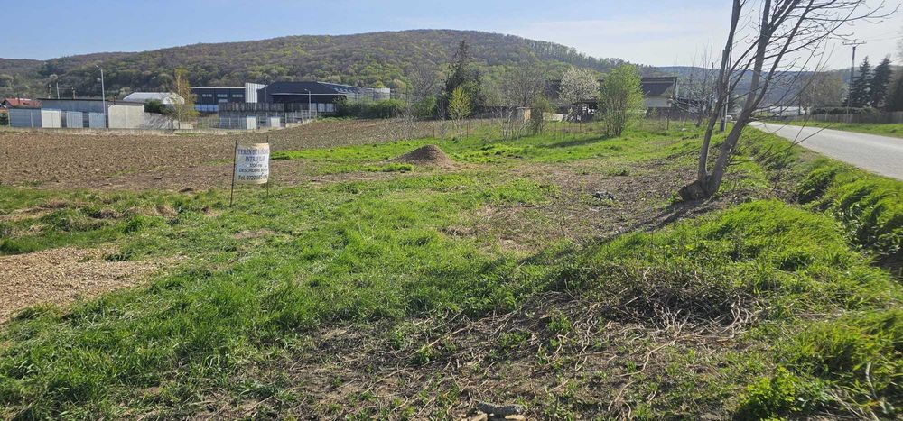 teren intravilan 1700 mp Garleni langa Agricola