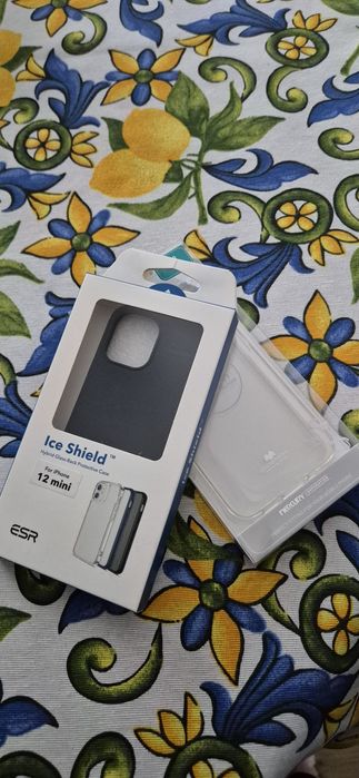 2 Huse Apple  Iphone 12 mini