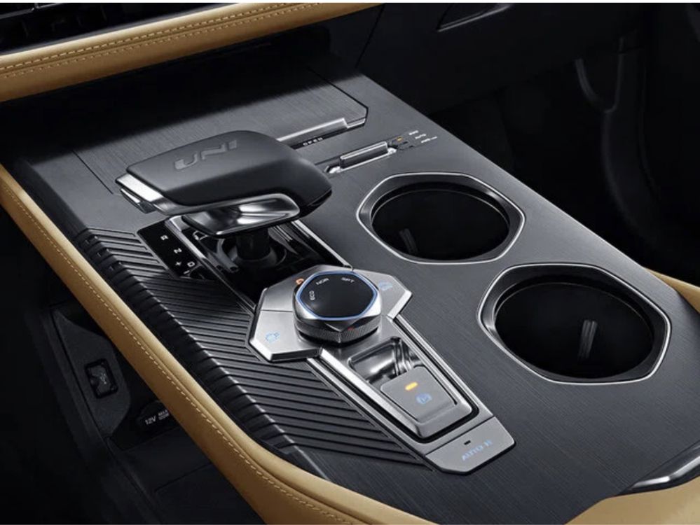 Changan Unik люкс