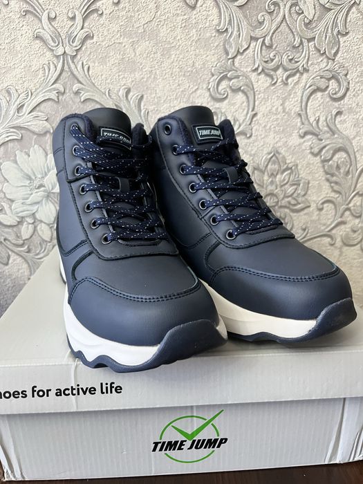 Продам полуботинки