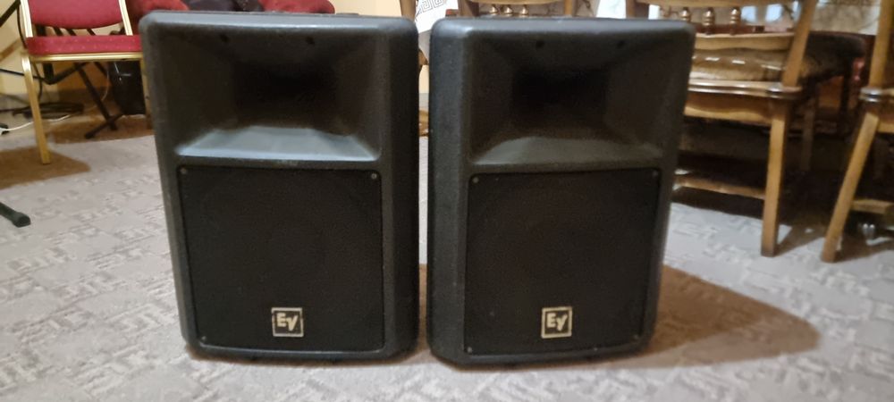 Boxe profesionale Electro-Voice SX200 si mixer 

V