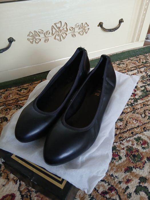 Туфли женский чёрного цвета размер 38