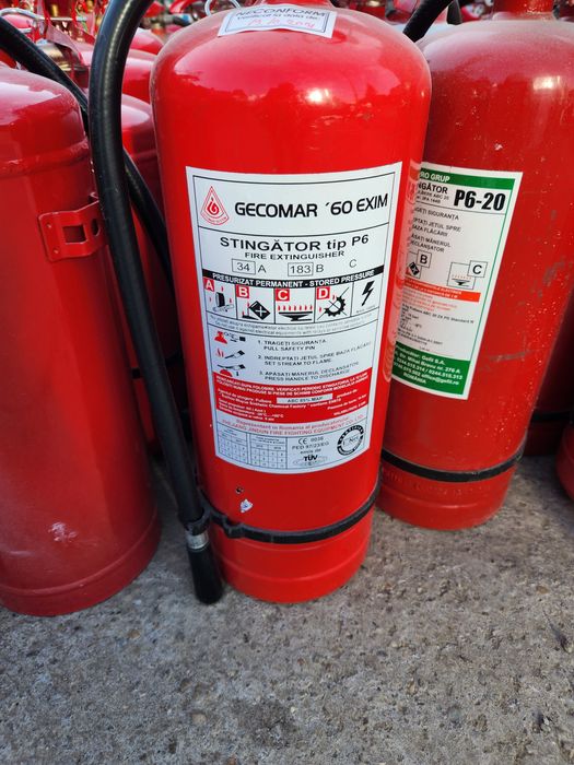 Stingător cu pulbere tip P6