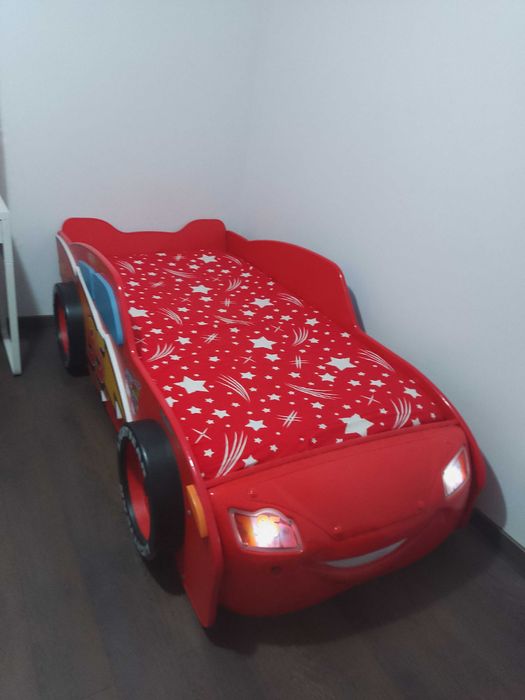Vând pat copii Fulger Mcqueen