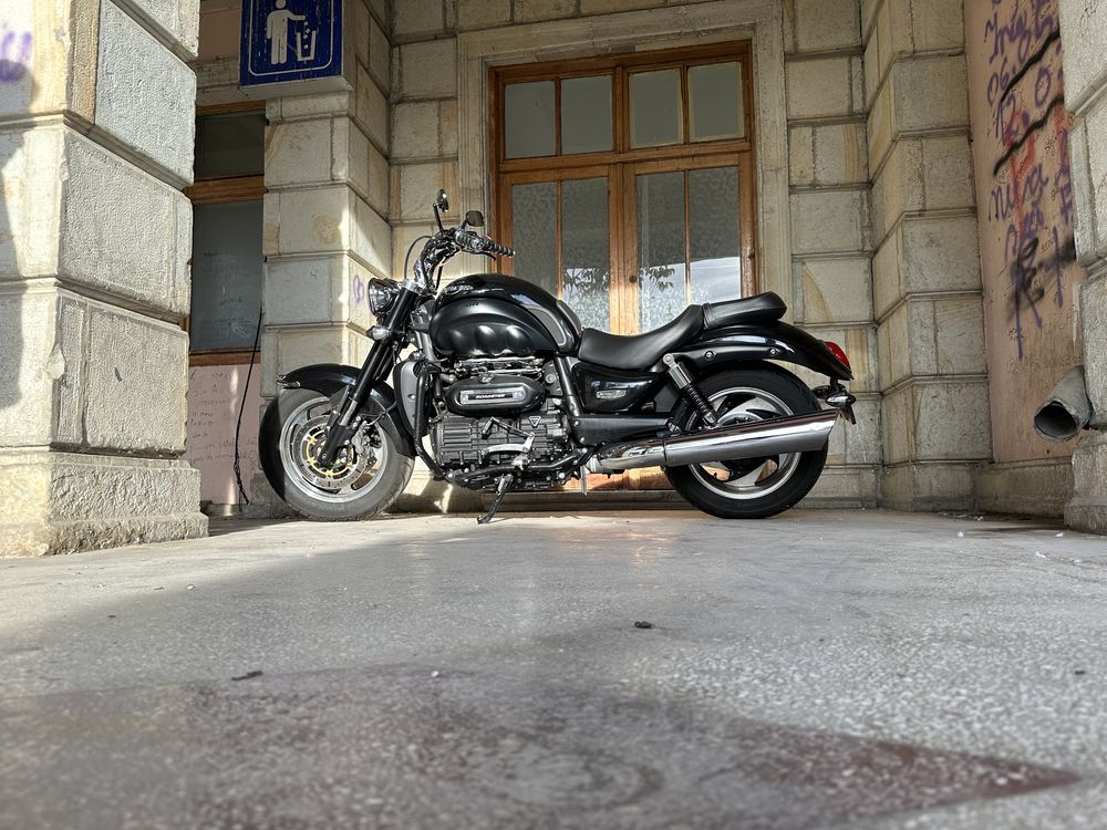 Triumph rocket III roadster