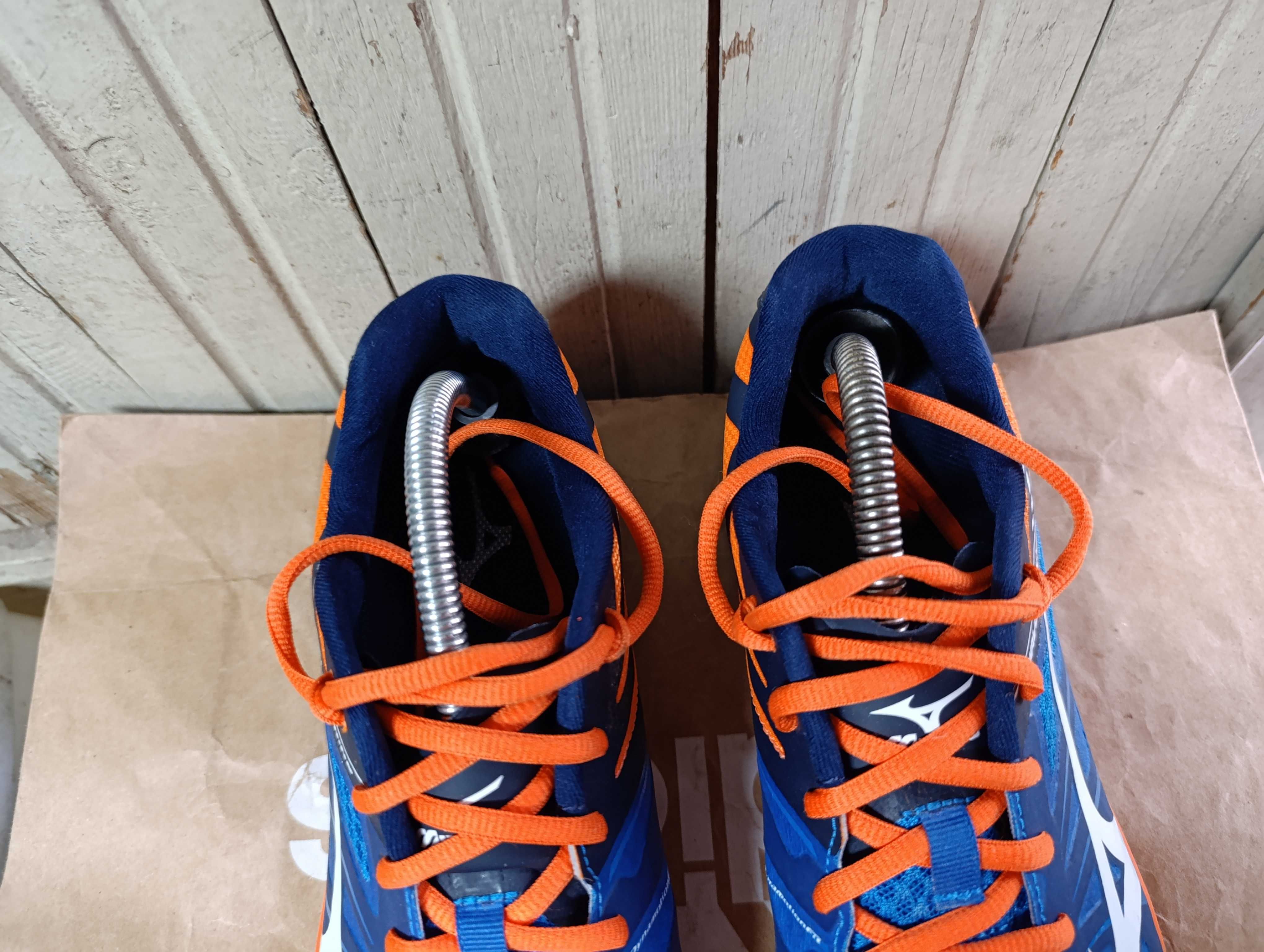 Mizuno Wave Lightning Z''оригинални маратонки 43 номер