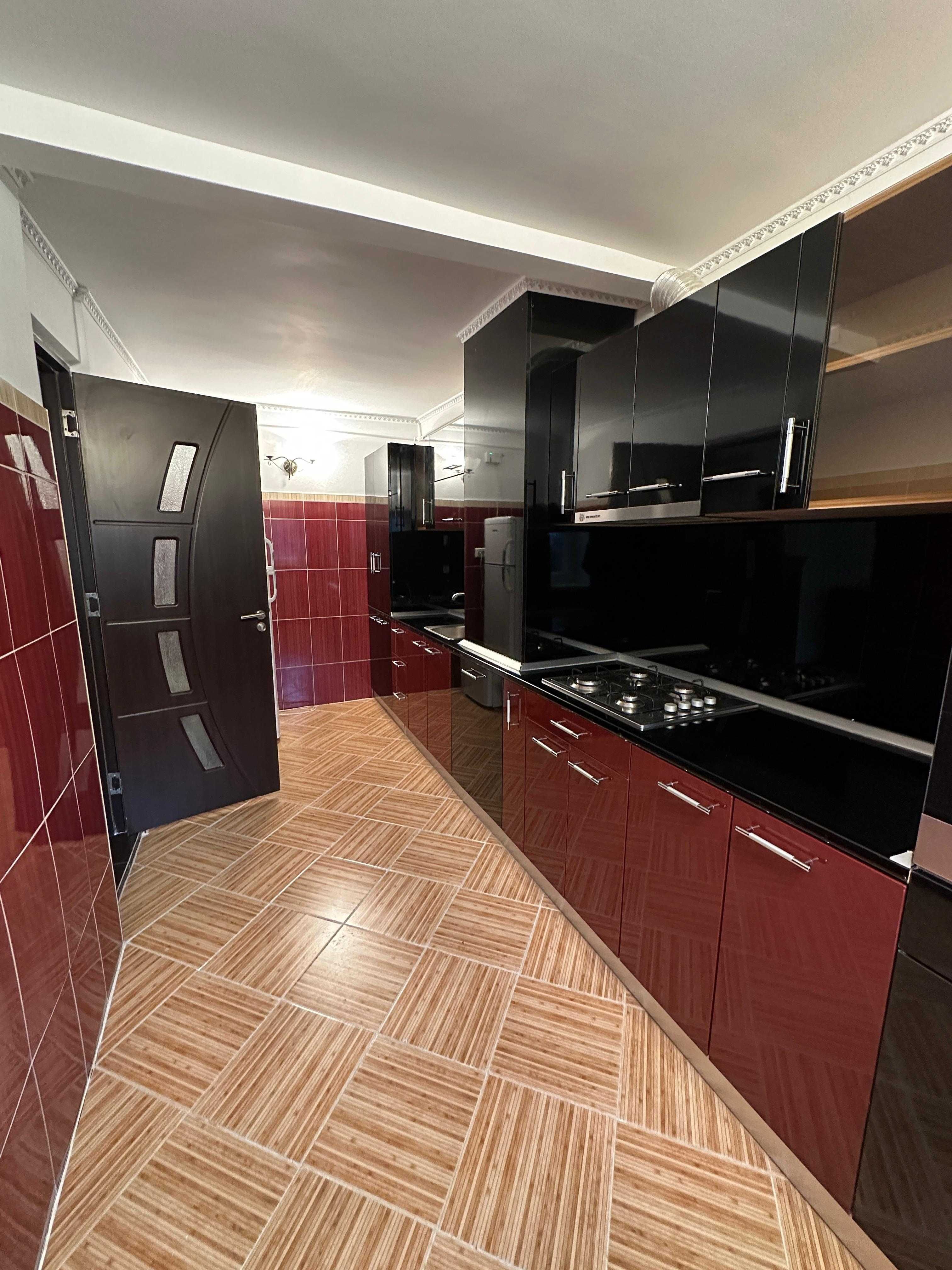 Apartament Lux-Vilă Nou Renovată/Mobilată, Zona Icoanei-Dumbrava Roșie