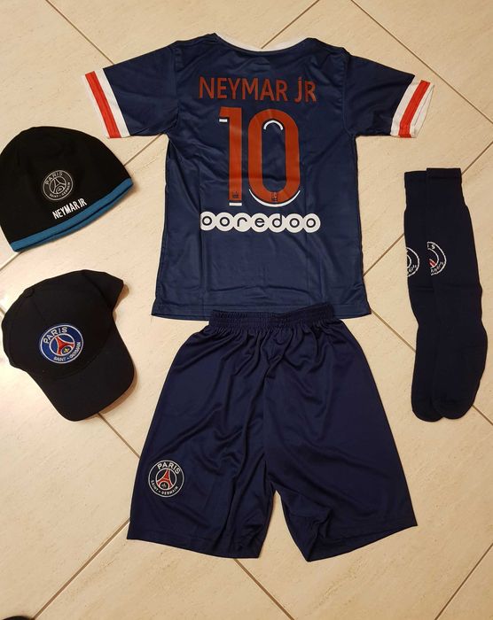 Мбаппе Екип + Зимна шапка Мбаппе ПСЖ модел 2021г Детско то 4 до 16г