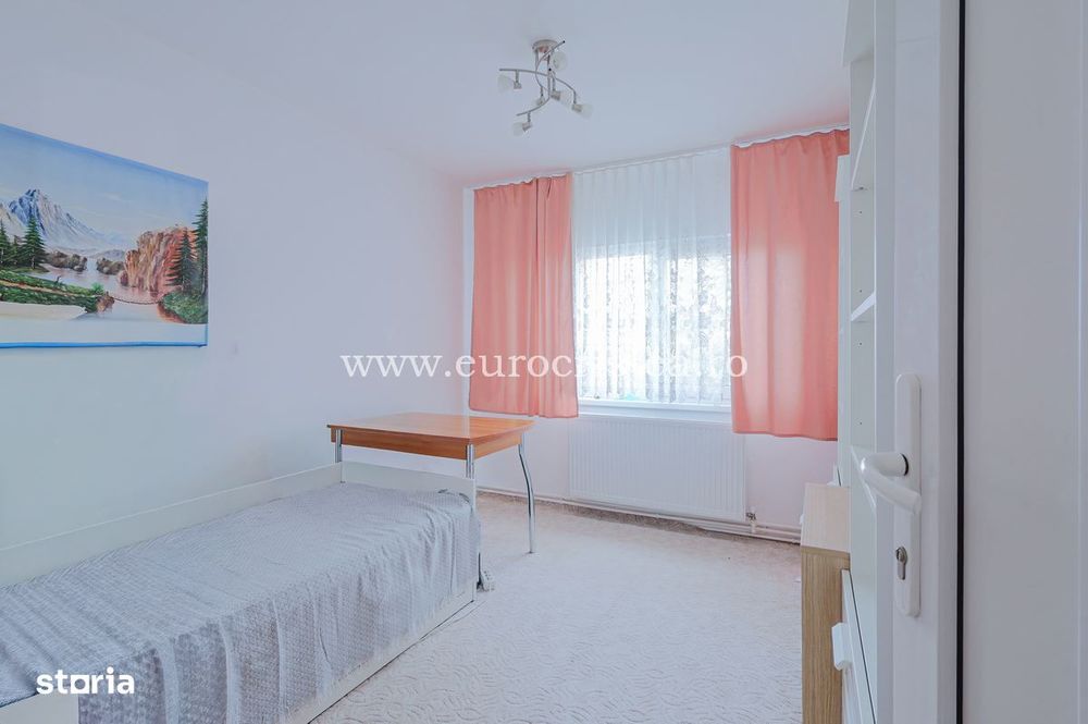 Apartament cu 3 Camere de Vânzare în Mangalia,str.Rozelor