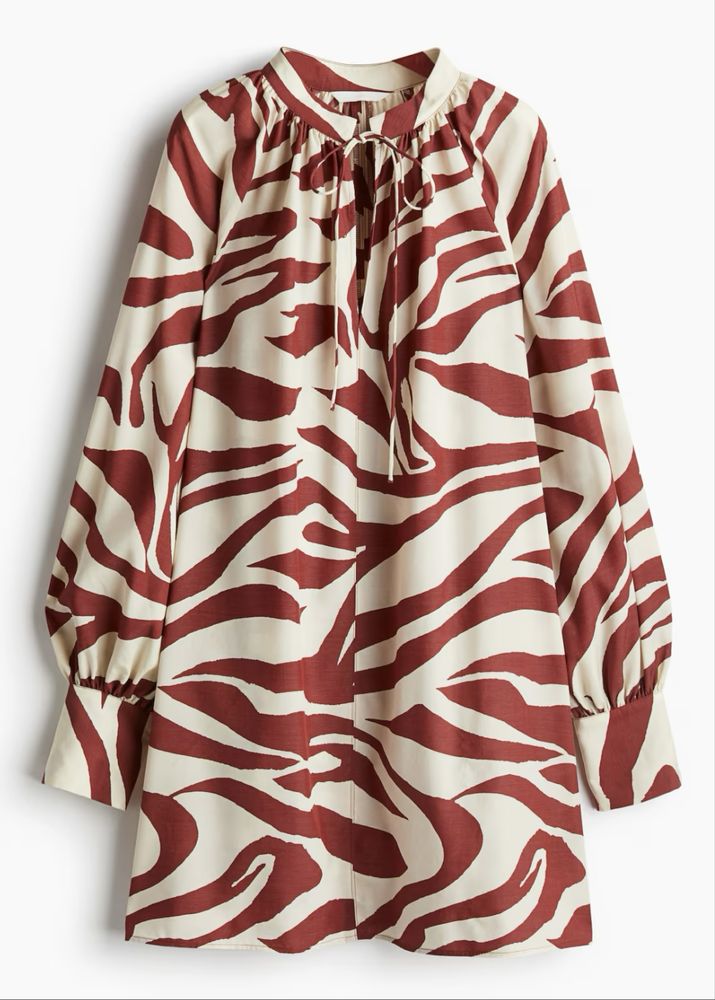 Нова рокля H&M с дълъг ръкав