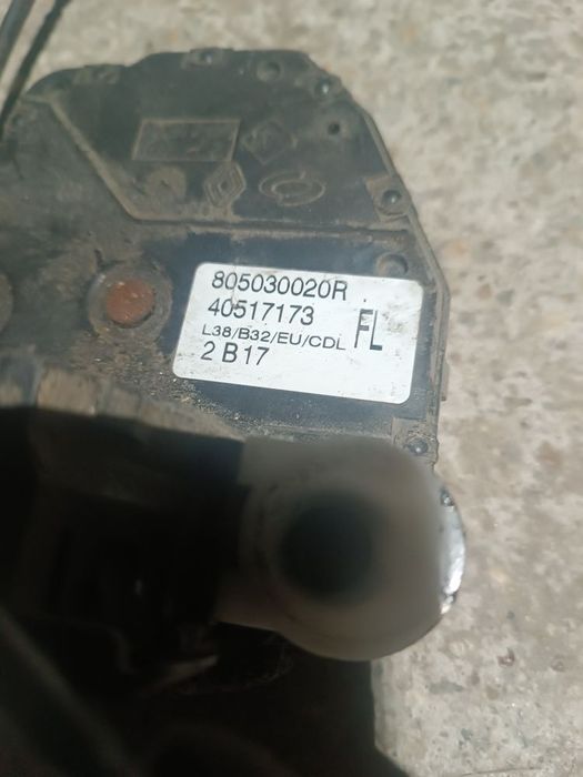 Broasca usa sofer Renault Fluence