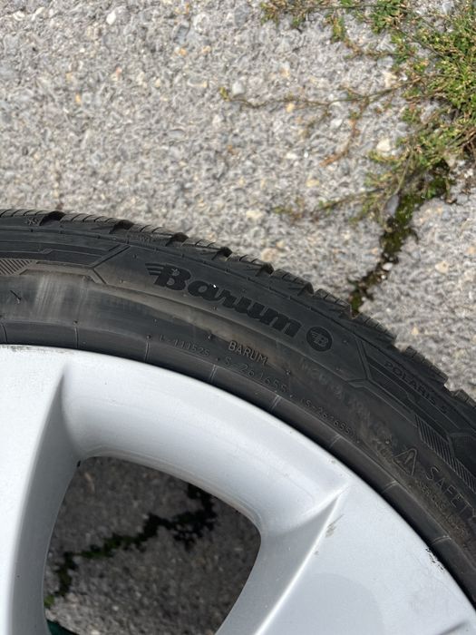 4 бр. Зимни гуми continental и 4 бр. Зимни barum polaris 5 245/40-18