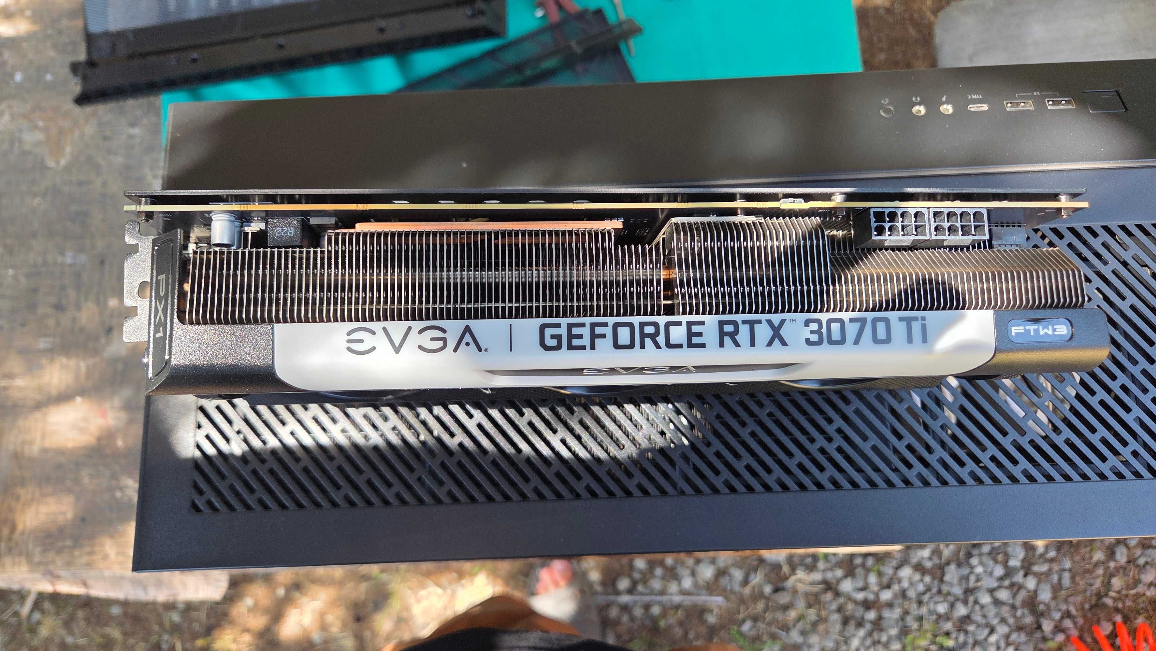 Геймърски Компютър I5 3070ti 32 GR Ram