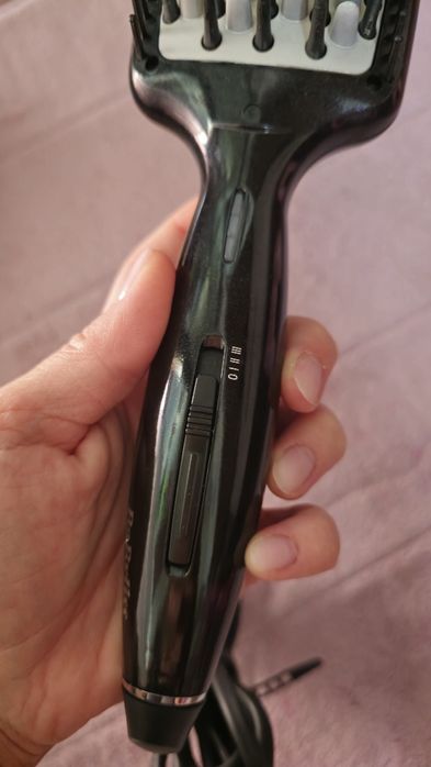 Perie electrică pentru îndreptat părul BabyLiss Brush