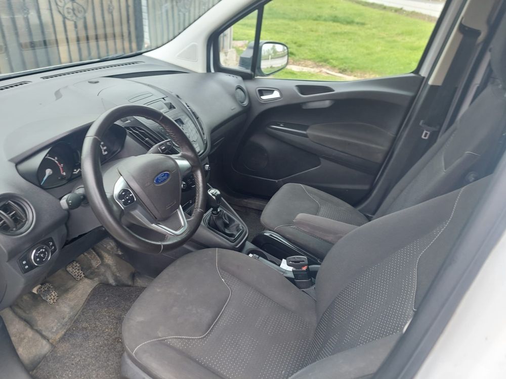 Dezmembrez Ford Transit Courier 2022
