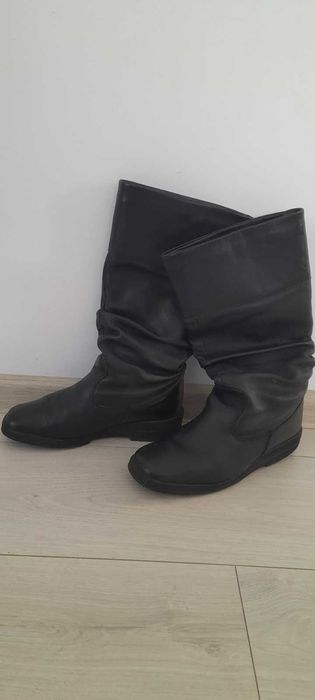 Cizme negre din piele, lungi, marime 37-38