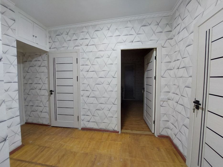 Продаю 2 ком квартира на 1 этаже 4 этажного дома. Тузель 1