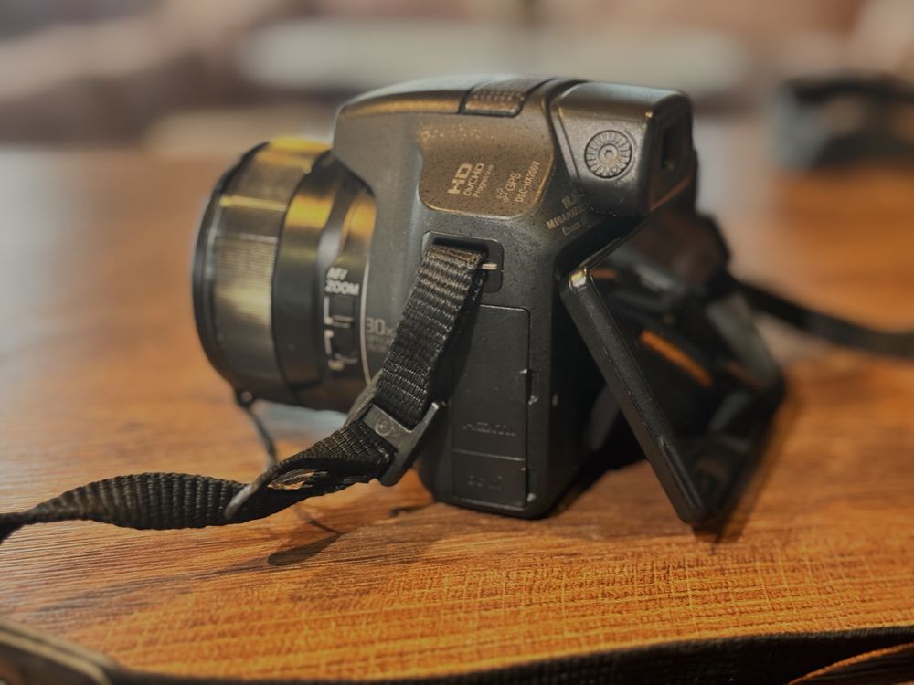 Sony DSC-HX200V,