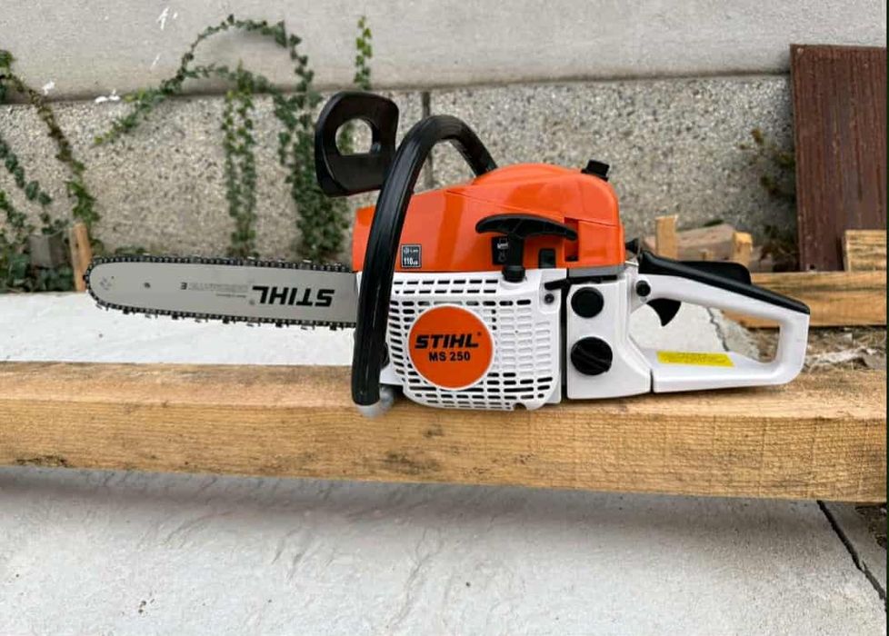 Бензинов трион MS 250 STIHL