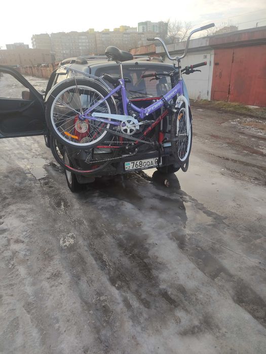 Крепление для перевозки велосипедов на запаску