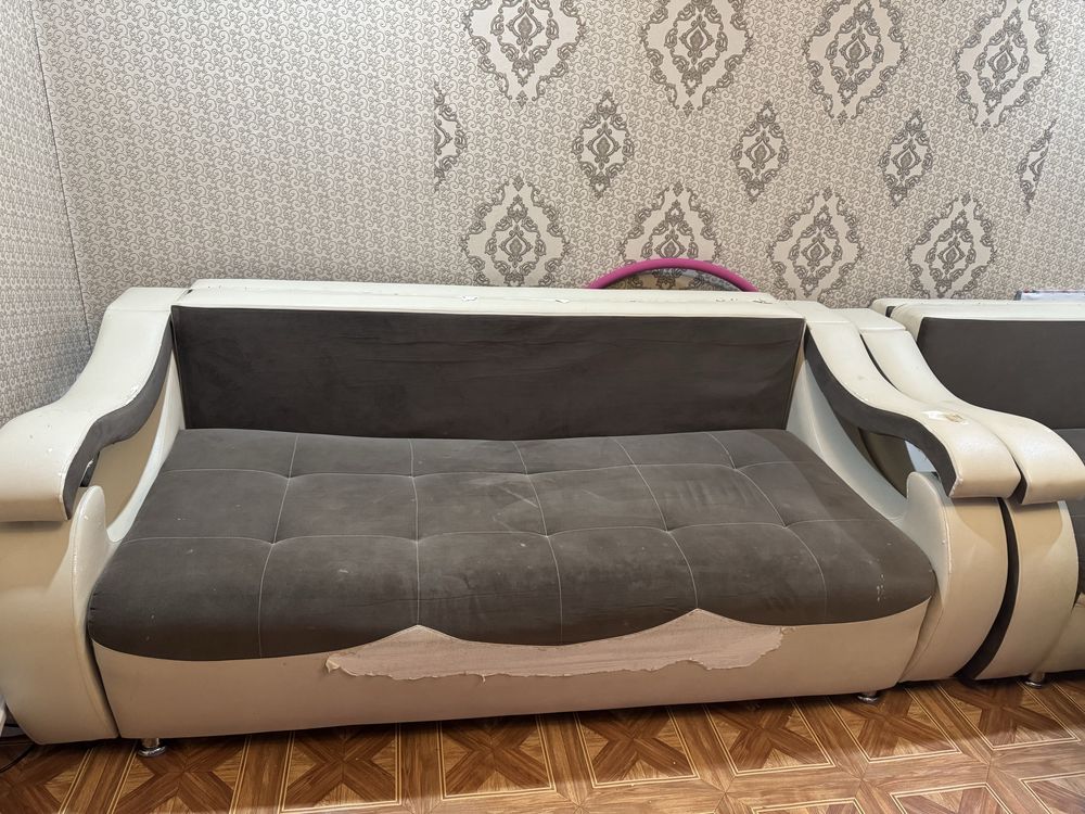 Продам  два дивана б/у