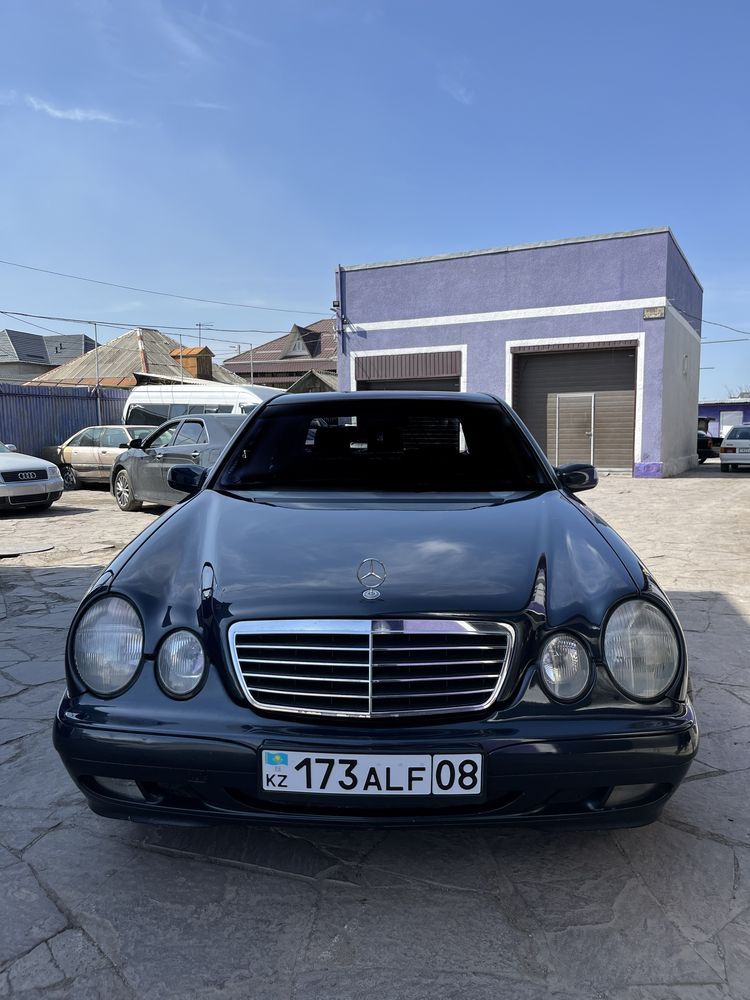 Мерседес Бенз е280. (Mercedes Benz E class)