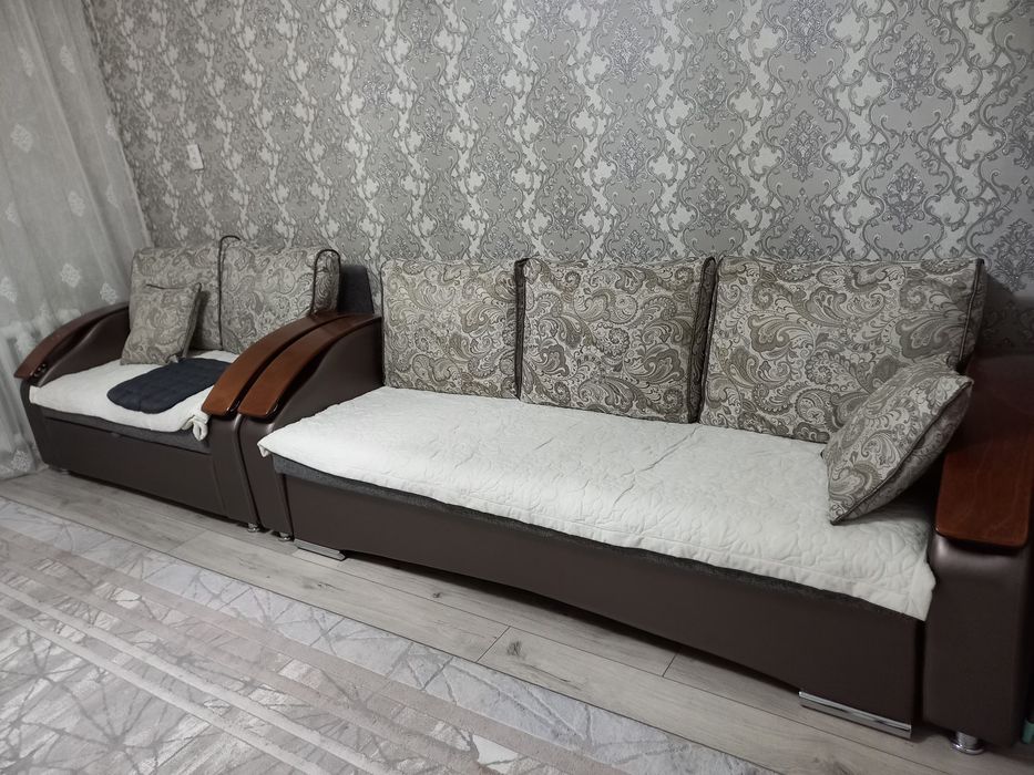 Срочно продам два дивана